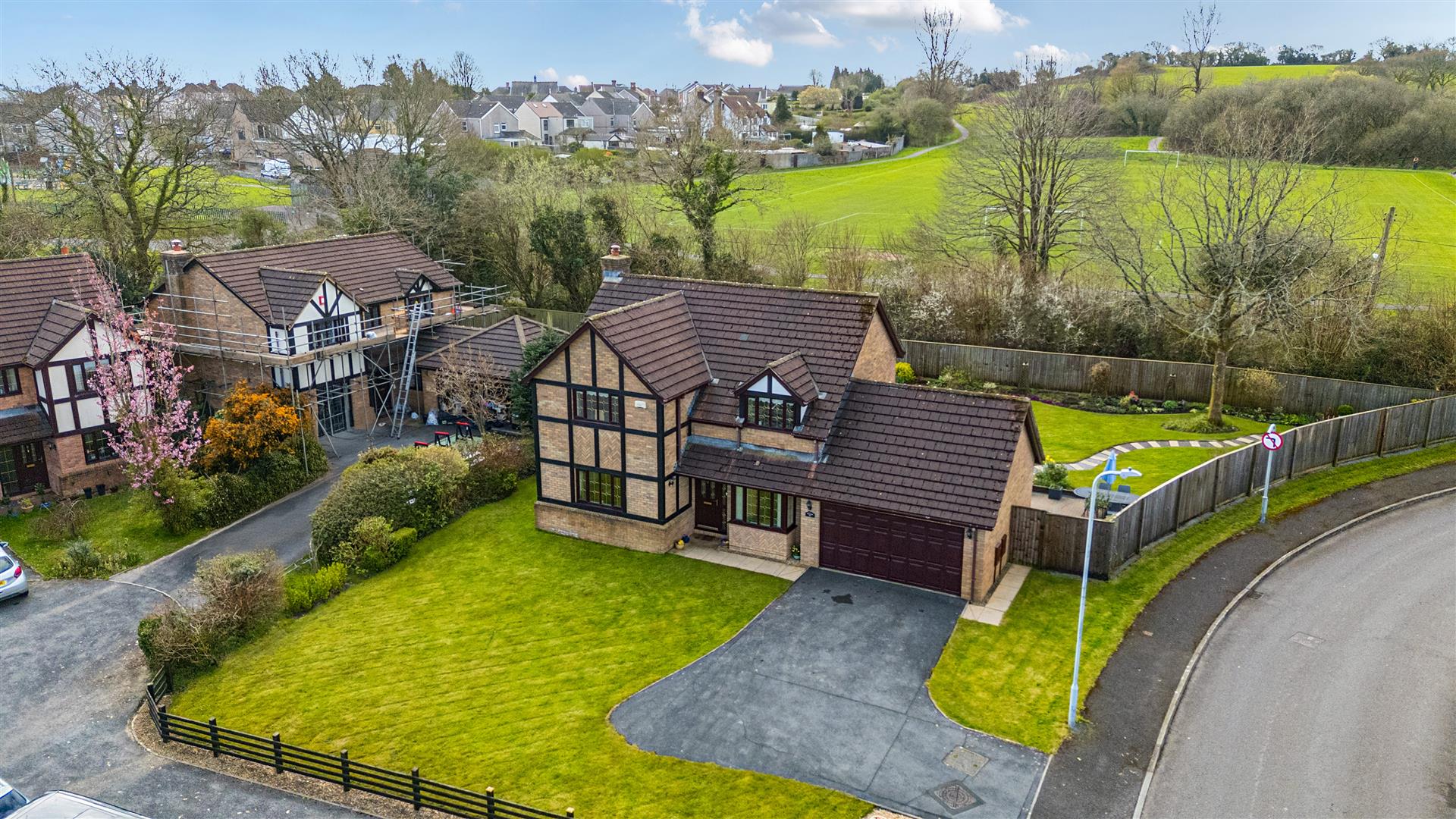 Grove Farm Road, Grovesend, Swansea, SA4 8LA